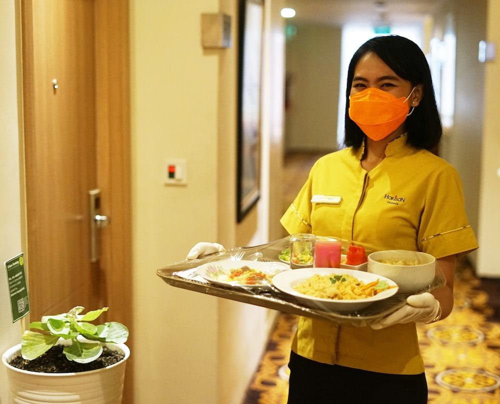 Horison Ciledug Yakarta Exterior foto